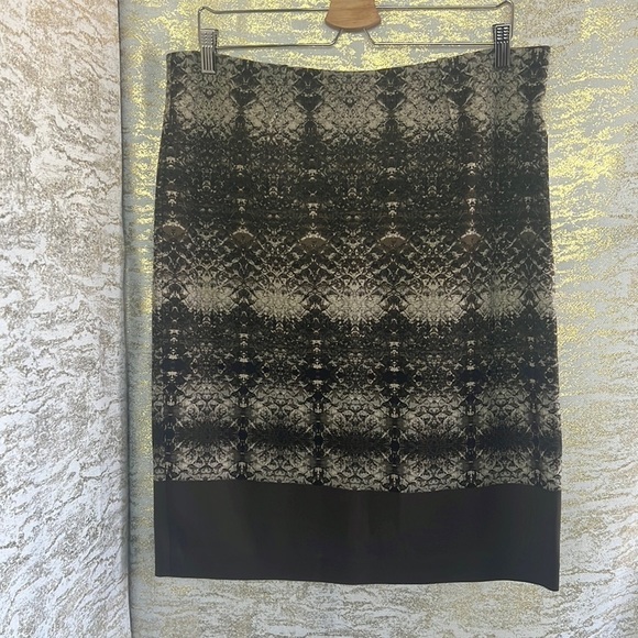 Lord & Taylor Brown Snake Print Pencil Skirt Knee Length Size 14 - Picture 3 of 16